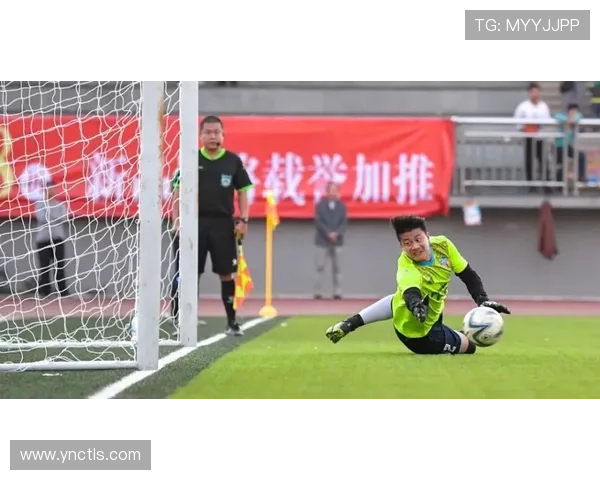 在激情与诗意之间聆听贺炜的足球解说之美与灵魂回响时代长歌里 - 副本 (2) - 副本 在激情与诗意之间聆听贺炜的足球解说之美与灵魂回响时代长歌里 - 副本 (2) - 副本