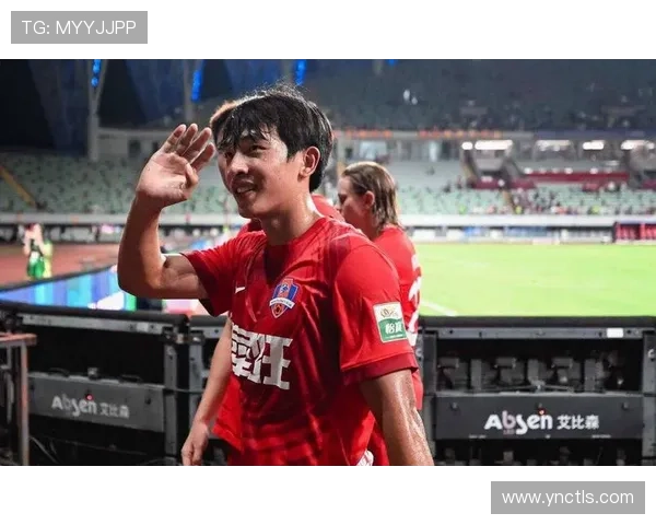 中超新赛季争冠格局初现豪门引援与本土新星表现引发球迷热议持续升温